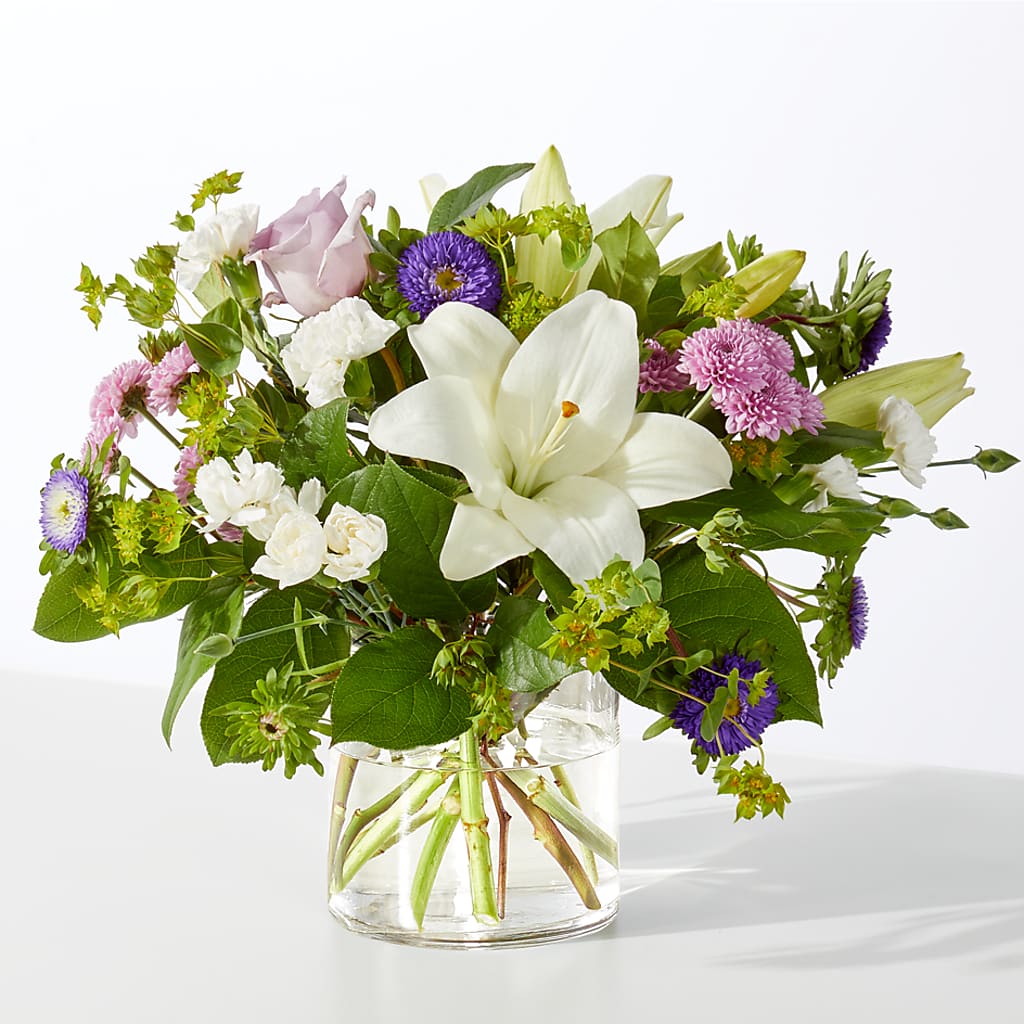April Showers Bouquet – Charlynda Fleuriste, Sherbrooke PQ