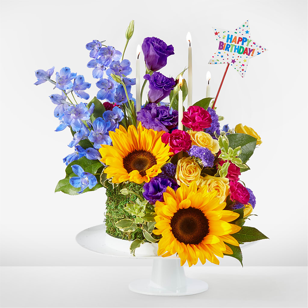 Star of the Day Floral Cake – Charlynda Fleuriste, Sherbrooke PQ
