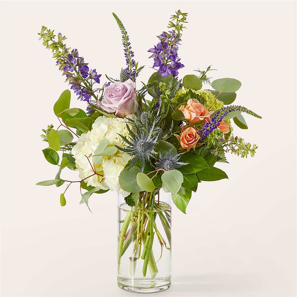 Appealing Aura Bouquet – Charlynda Fleuriste, Sherbrooke PQ