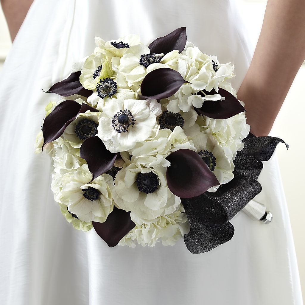 To Have and To Hold Bouquet – Charlynda Fleuriste, Sherbrooke PQ
