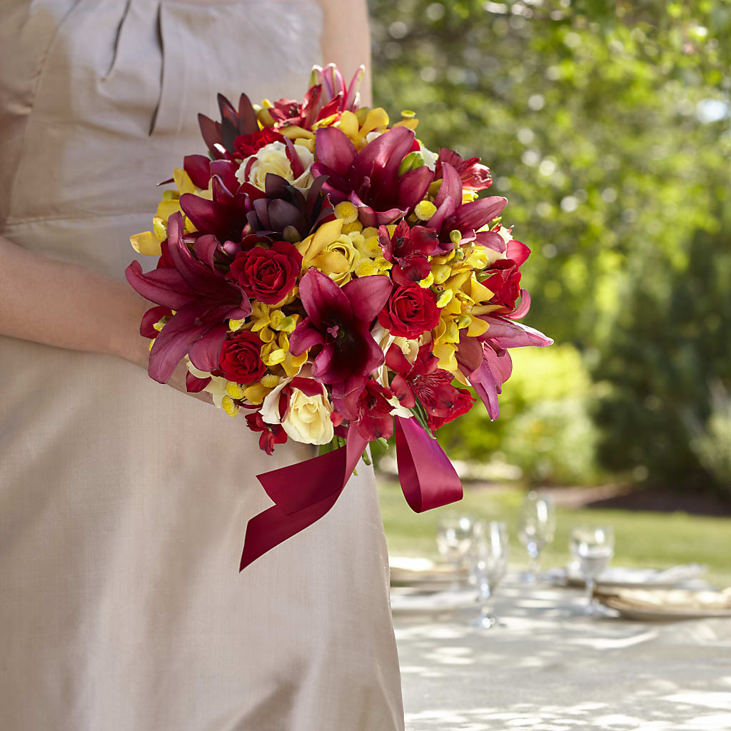 Sunningdale Bouquet – Charlynda Fleuriste, Sherbrooke PQ