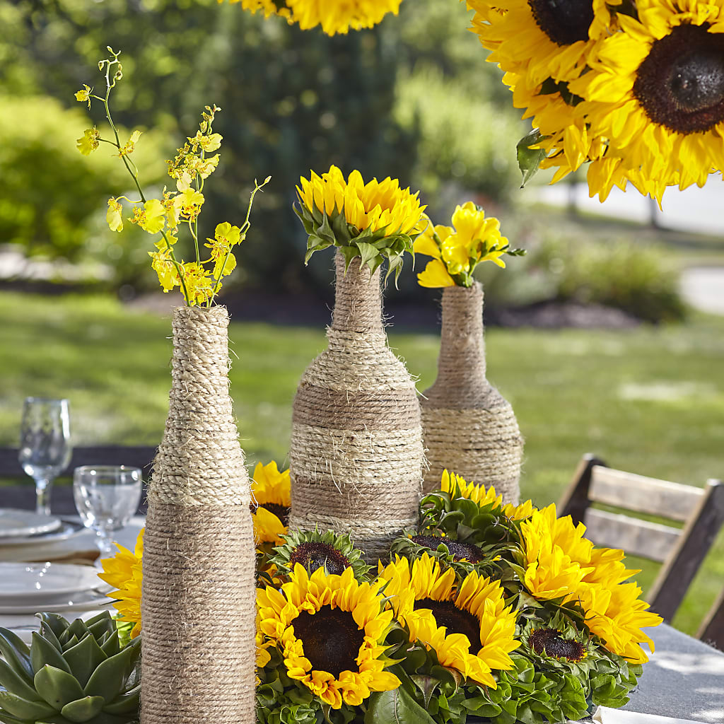 Sublime Garden Centerpiece – Charlynda Fleuriste, Sherbrooke PQ