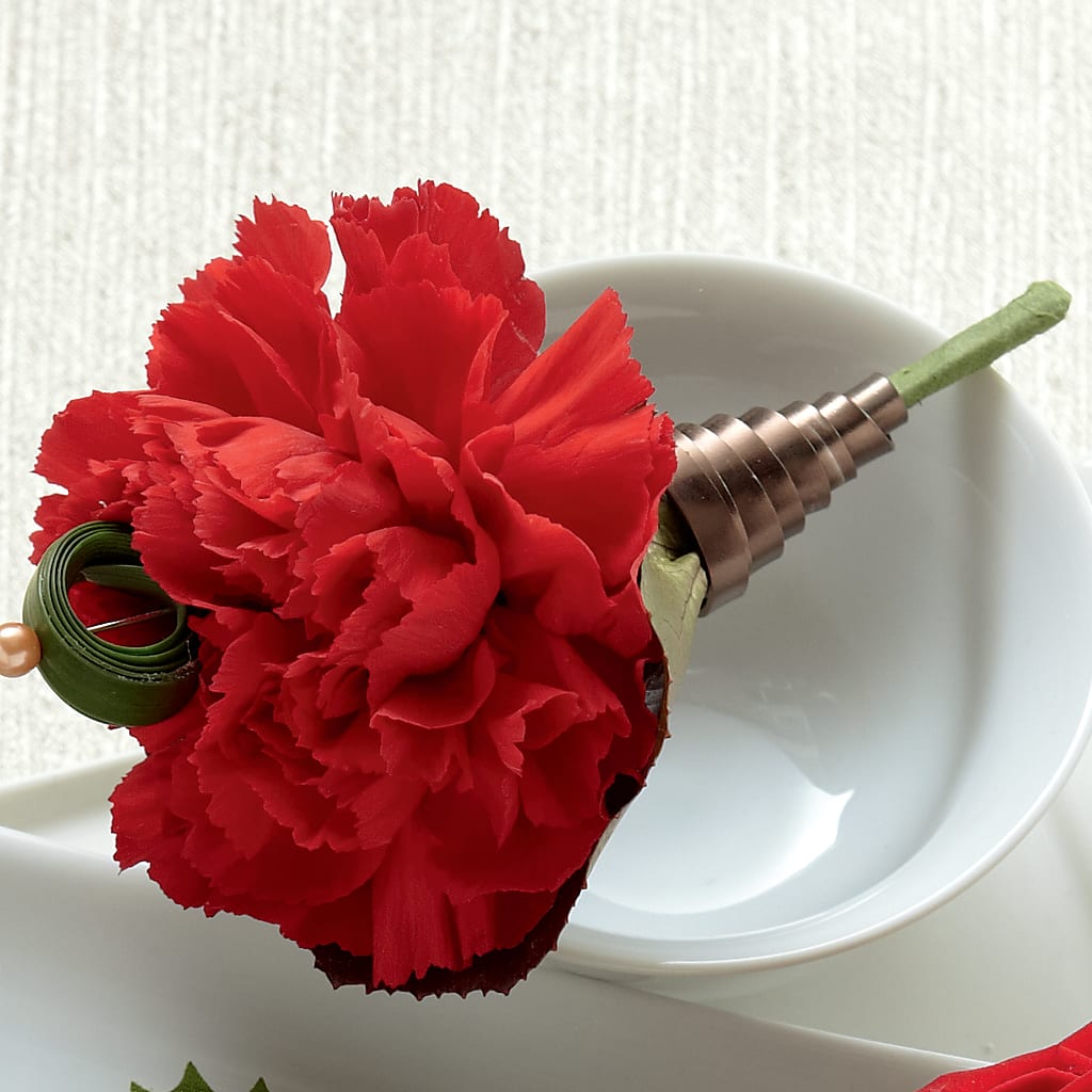 Red Carnation Boutonniere – Charlynda Fleuriste, Sherbrooke PQ