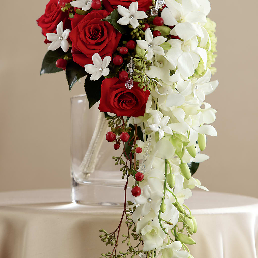Here Comes the Bride Bouquet – Charlynda Fleuriste, Sherbrooke PQ