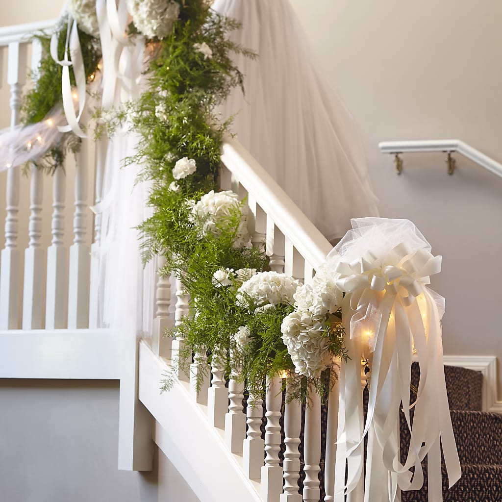 Champagne Dreams Garland – Charlynda Fleuriste, Sherbrooke PQ