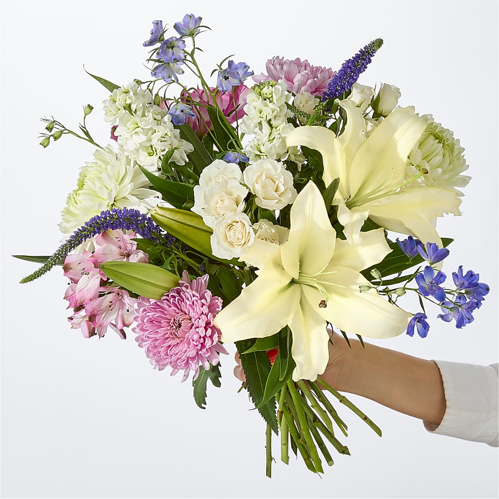 Winter Celebration Bouquet –  Charlynda Fleuriste, Sherbrooke PQ