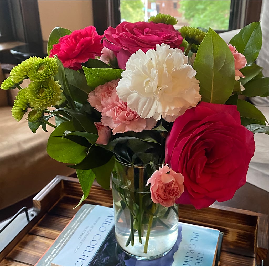 Sweet & Pretty Bouquet –  Charlynda Fleuriste, Sherbrooke PQ