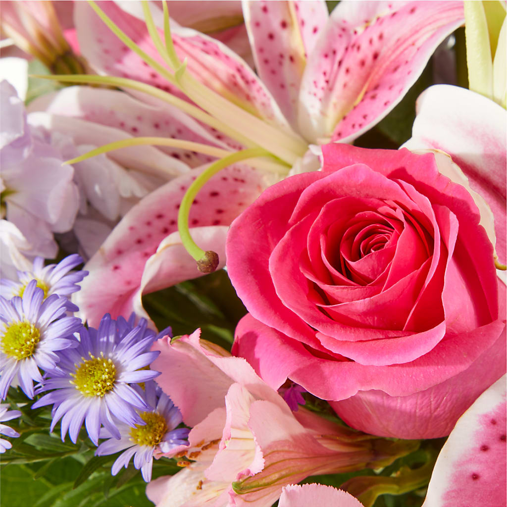 Pressing Petals Bouquet –  Charlynda Fleuriste, Sherbrooke PQ