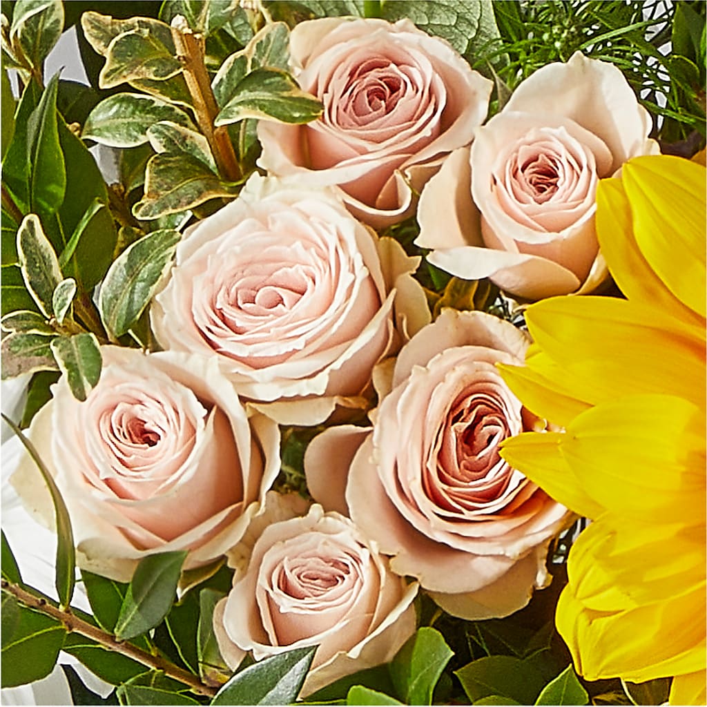 The Good Life Bouquet –  Charlynda Fleuriste, Sherbrooke PQ