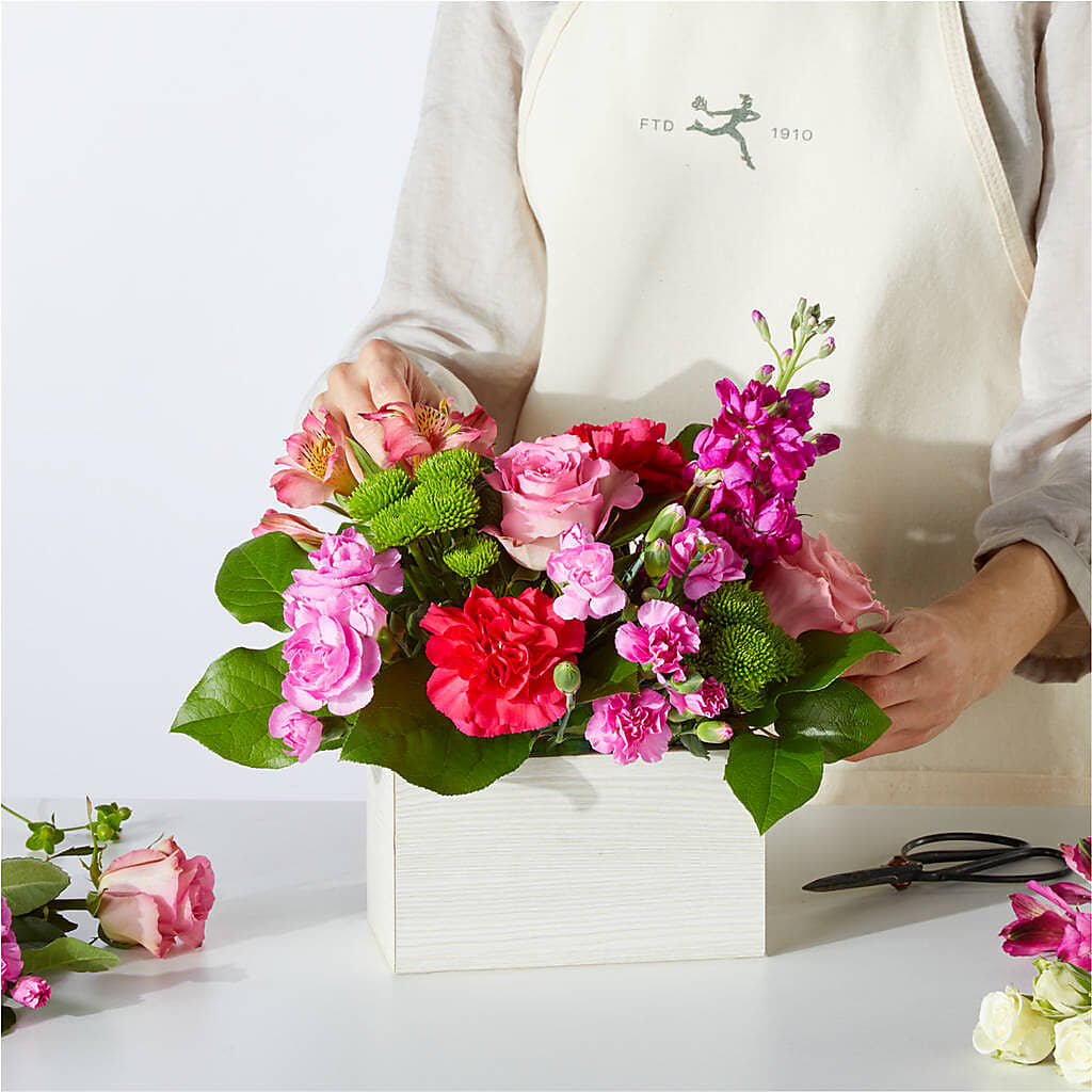 Sweetberry Box – A Florist Original –  Charlynda Fleuriste, Sherbrooke PQ
