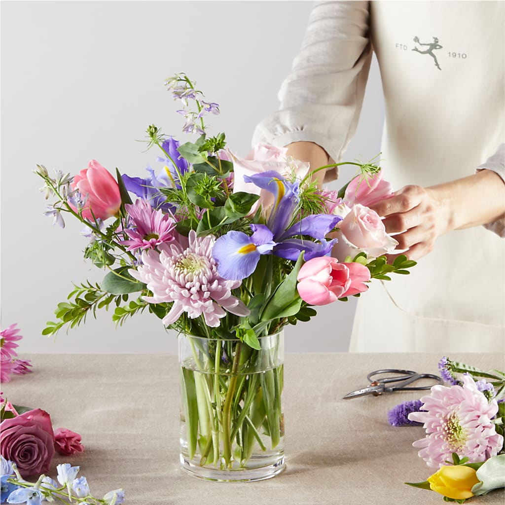 Pastel Tradition - A Florist Original –  Charlynda Fleuriste, Sherbrooke PQ
