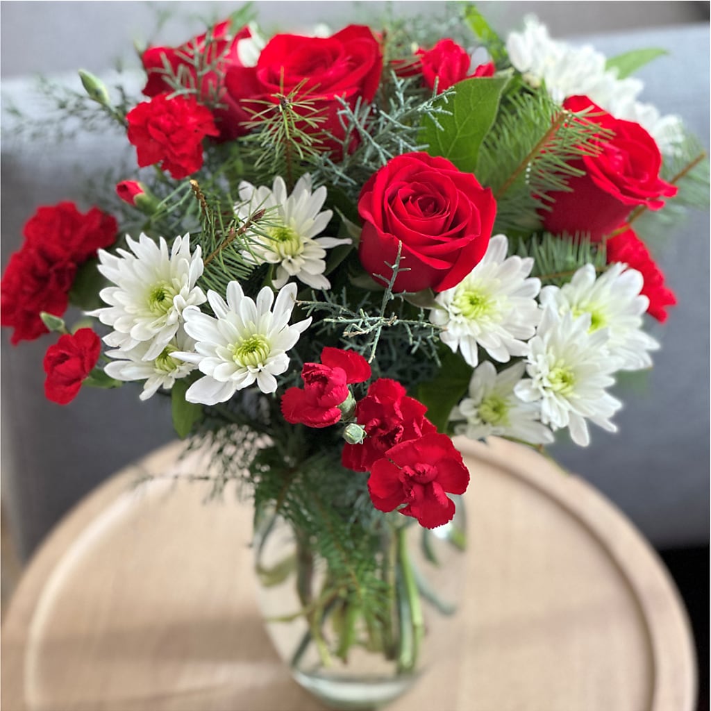 Seasonal Magic Bouquet –  Charlynda Fleuriste, Sherbrooke PQ