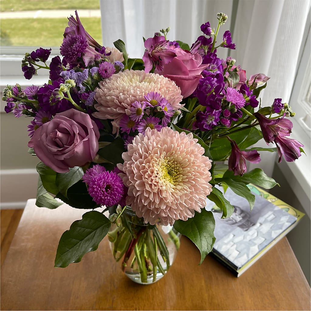 Ultraviolet Bouquet –  Charlynda Fleuriste, Sherbrooke PQ