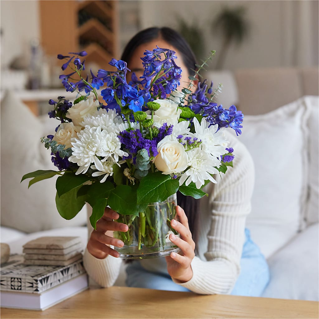 Cerulean Waves Bouquet –  Charlynda Fleuriste, Sherbrooke PQ
