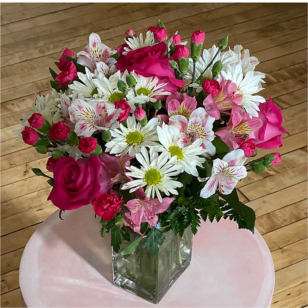 Sweet Surprises® Bouquet –  Charlynda Fleuriste, Sherbrooke PQ