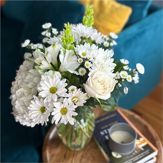 Classic Ivory – A Florist Original –  Charlynda Fleuriste, Sherbrooke PQ
