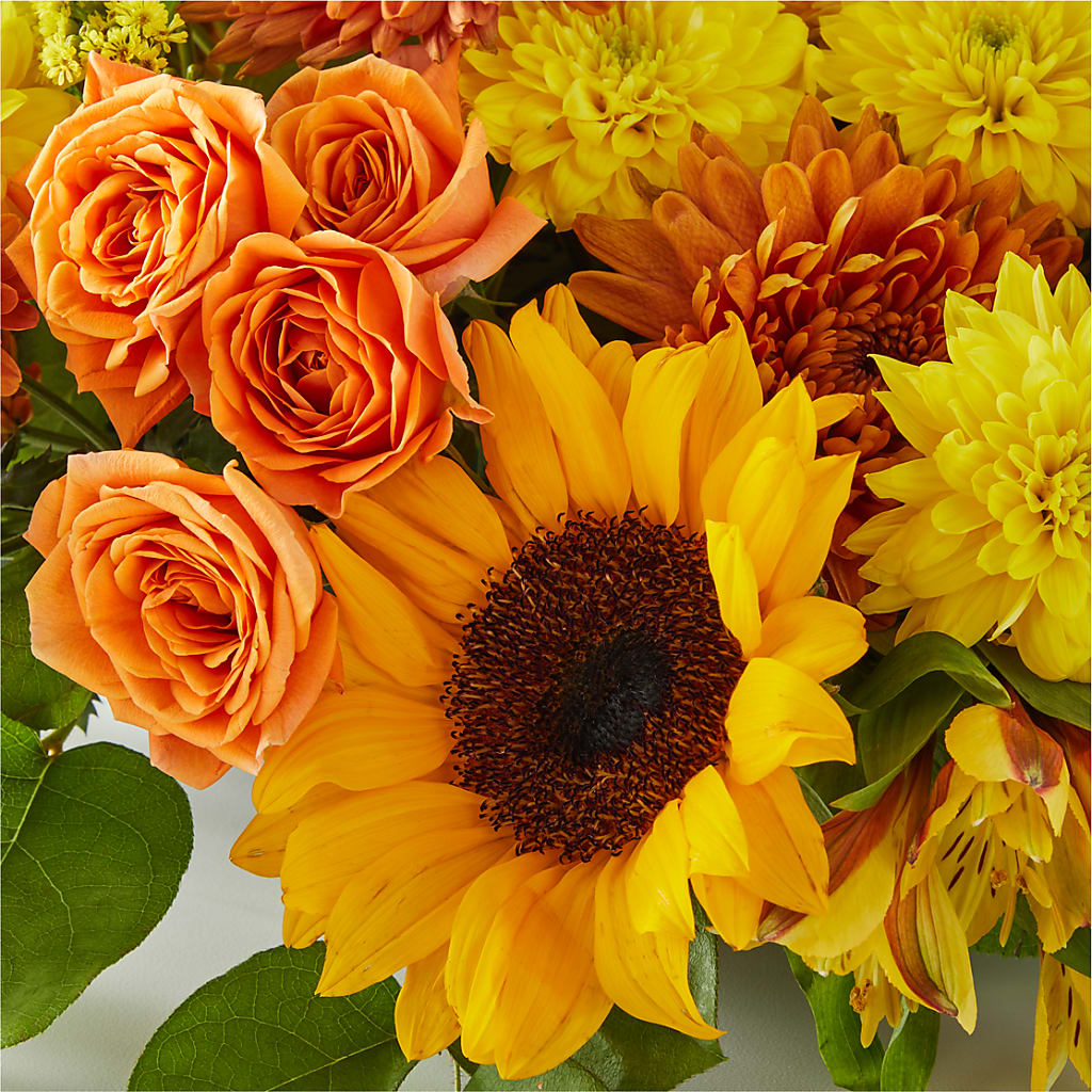 Autumn Harmony Centerpiece –  Charlynda Fleuriste, Sherbrooke PQ