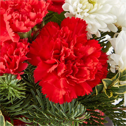 Christmas Market Bouquet –  Charlynda Fleuriste, Sherbrooke PQ