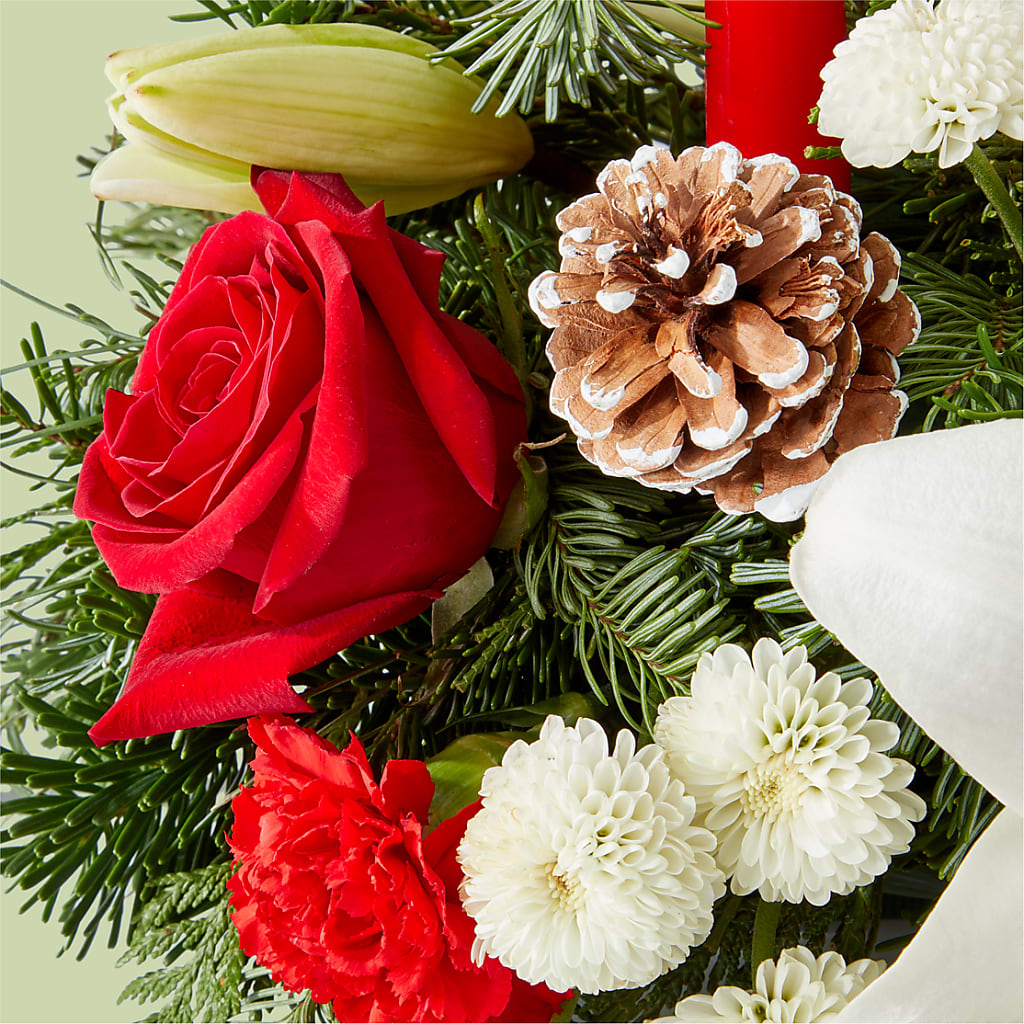 Seasonal Festivities Centerpiece –  Charlynda Fleuriste, Sherbrooke PQ