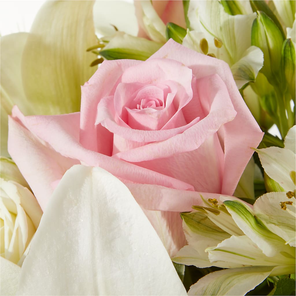Kindhearted Bouquet –  Charlynda Fleuriste, Sherbrooke PQ