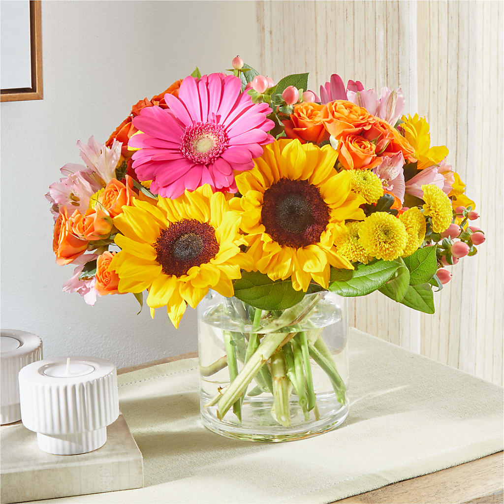 Beach Day Bouquet –  Charlynda Fleuriste, Sherbrooke PQ