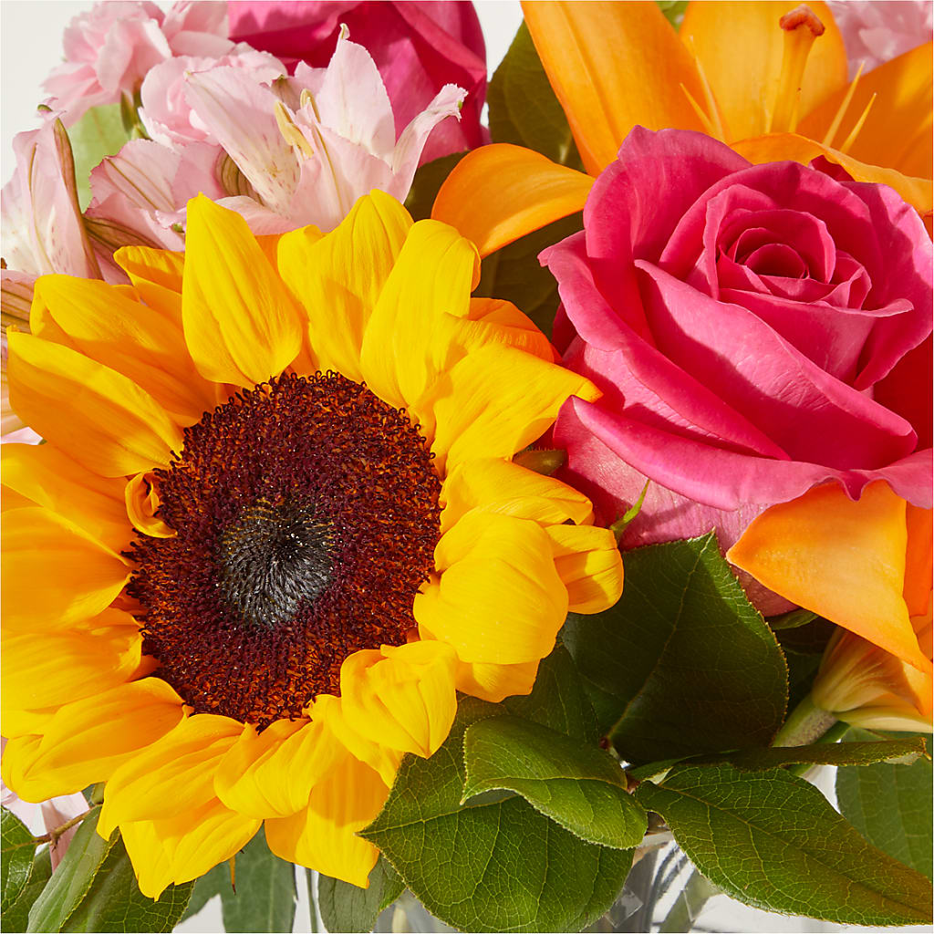 In Full Swing Bouquet –  Charlynda Fleuriste, Sherbrooke PQ