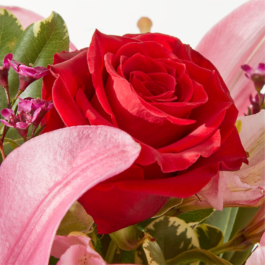 Lucky in Love Bouquet –  Charlynda Fleuriste, Sherbrooke PQ