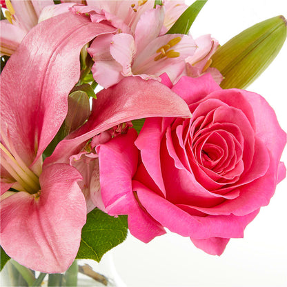 Lots of Love Bouquet –  Charlynda Fleuriste, Sherbrooke PQ