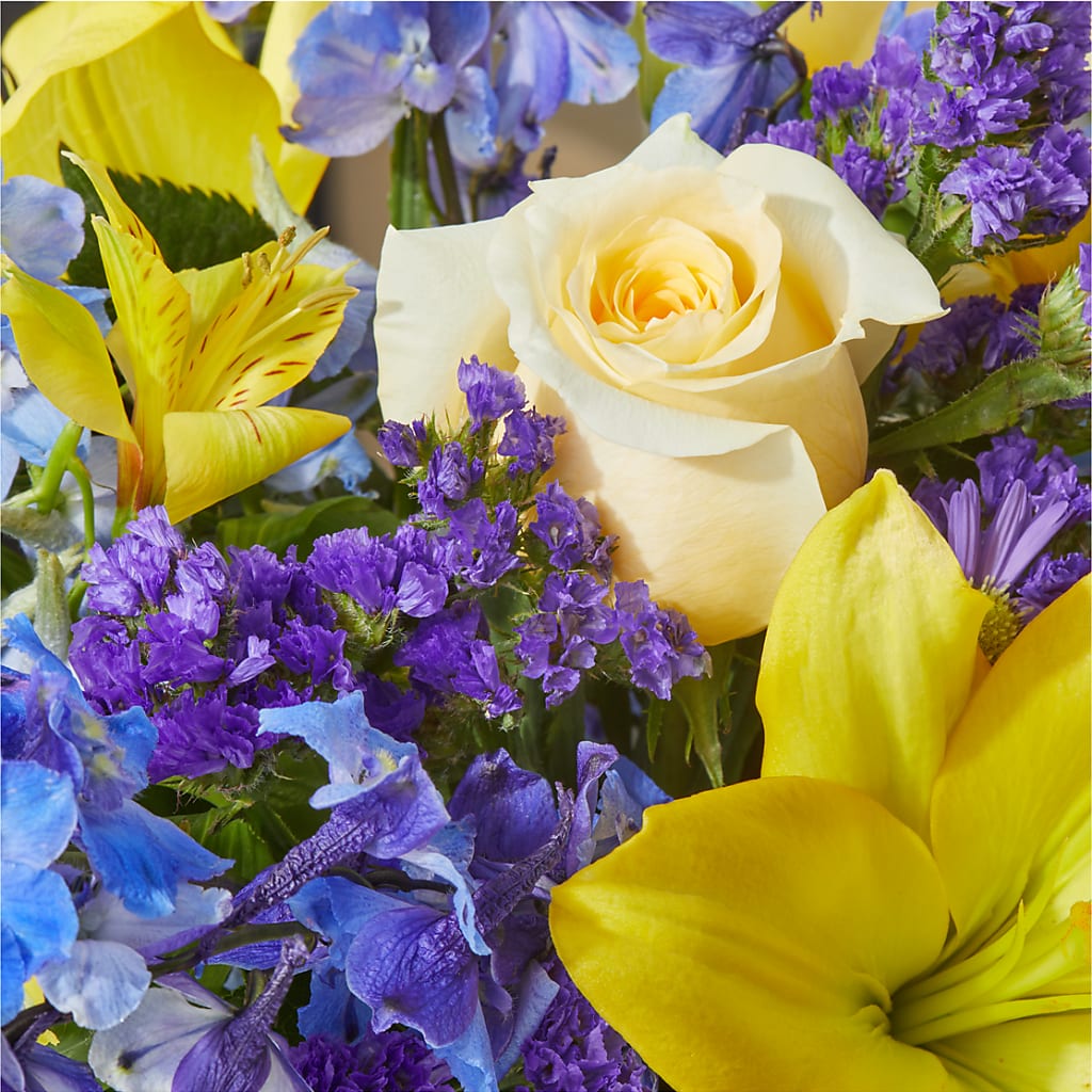 Limoncello Bouquet –  Charlynda Fleuriste, Sherbrooke PQ
