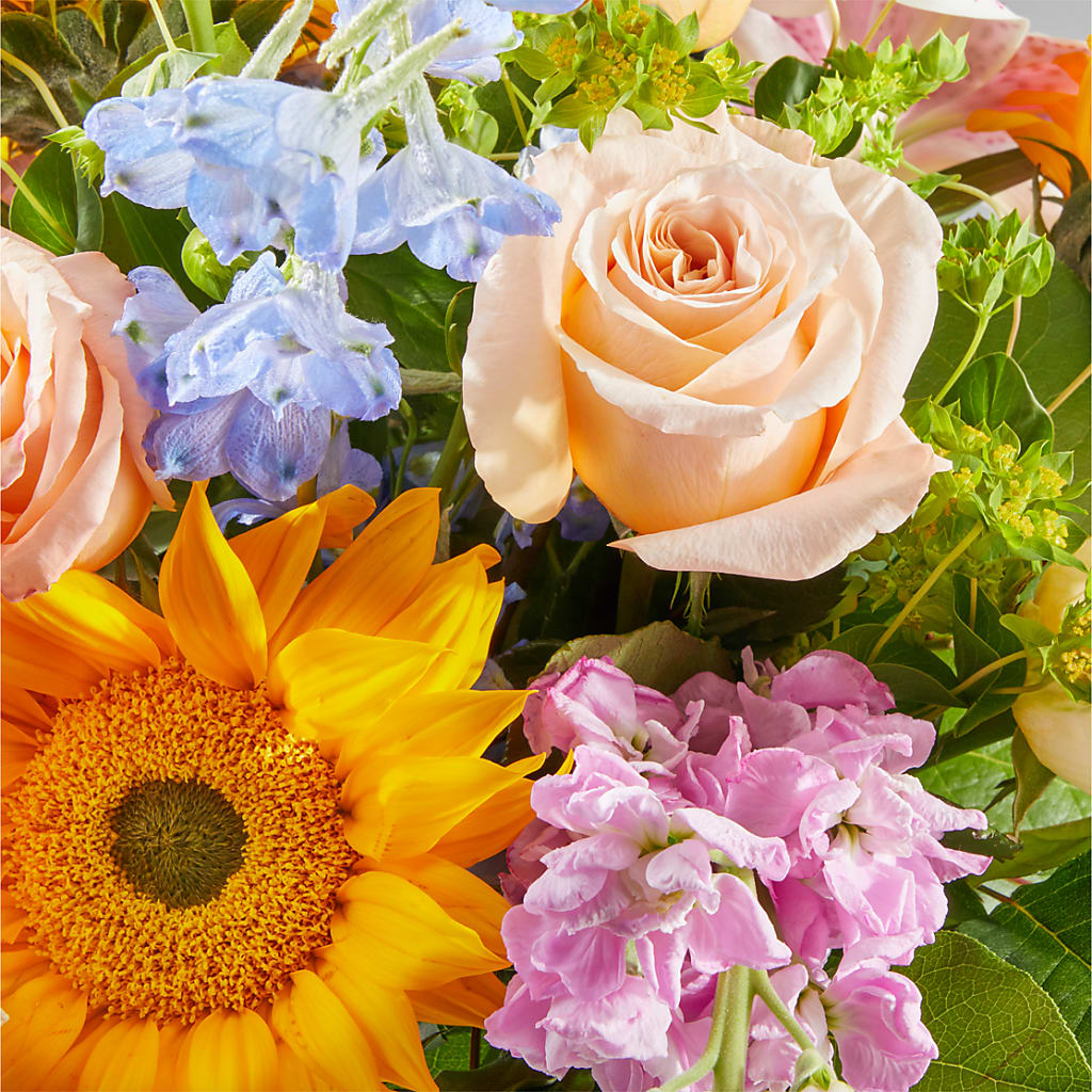Dreamy Meadows Bouquet –  Charlynda Fleuriste, Sherbrooke PQ
