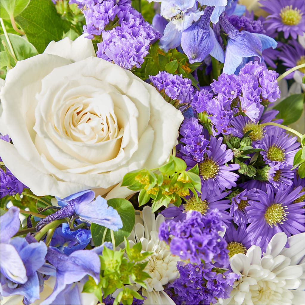 Genuine Gestures Bouquet –  Charlynda Fleuriste, Sherbrooke PQ