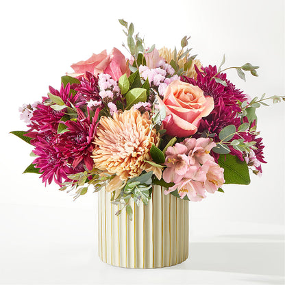 Berry Cobbler Bouquet with Ivory Vase –  Charlynda Fleuriste, Sherbrooke PQ