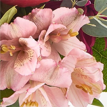 Berry Cobbler Bouquet –  Charlynda Fleuriste, Sherbrooke PQ