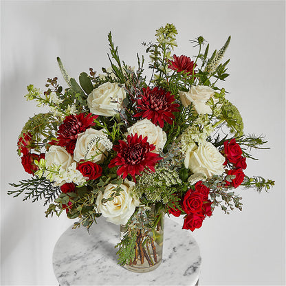 Favorite Traditions Bouquet –  Charlynda Fleuriste, Sherbrooke PQ