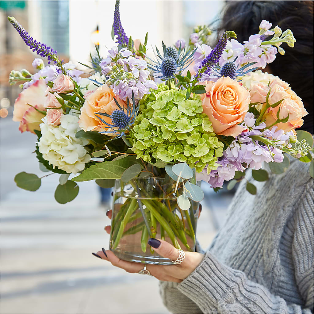Porch Swing Bouquet –  Charlynda Fleuriste, Sherbrooke PQ