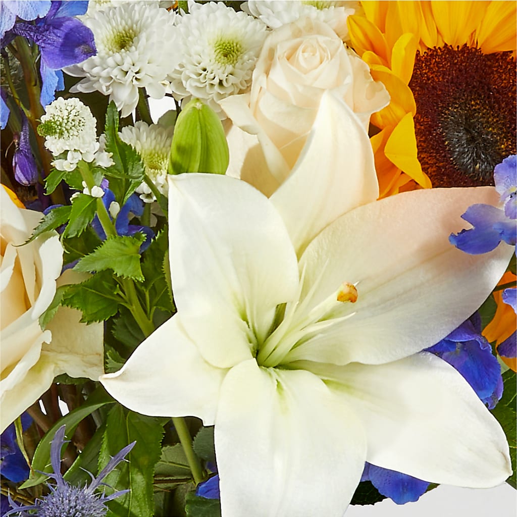 Wonderfully Sunny Bouquet –  Charlynda Fleuriste, Sherbrooke PQ