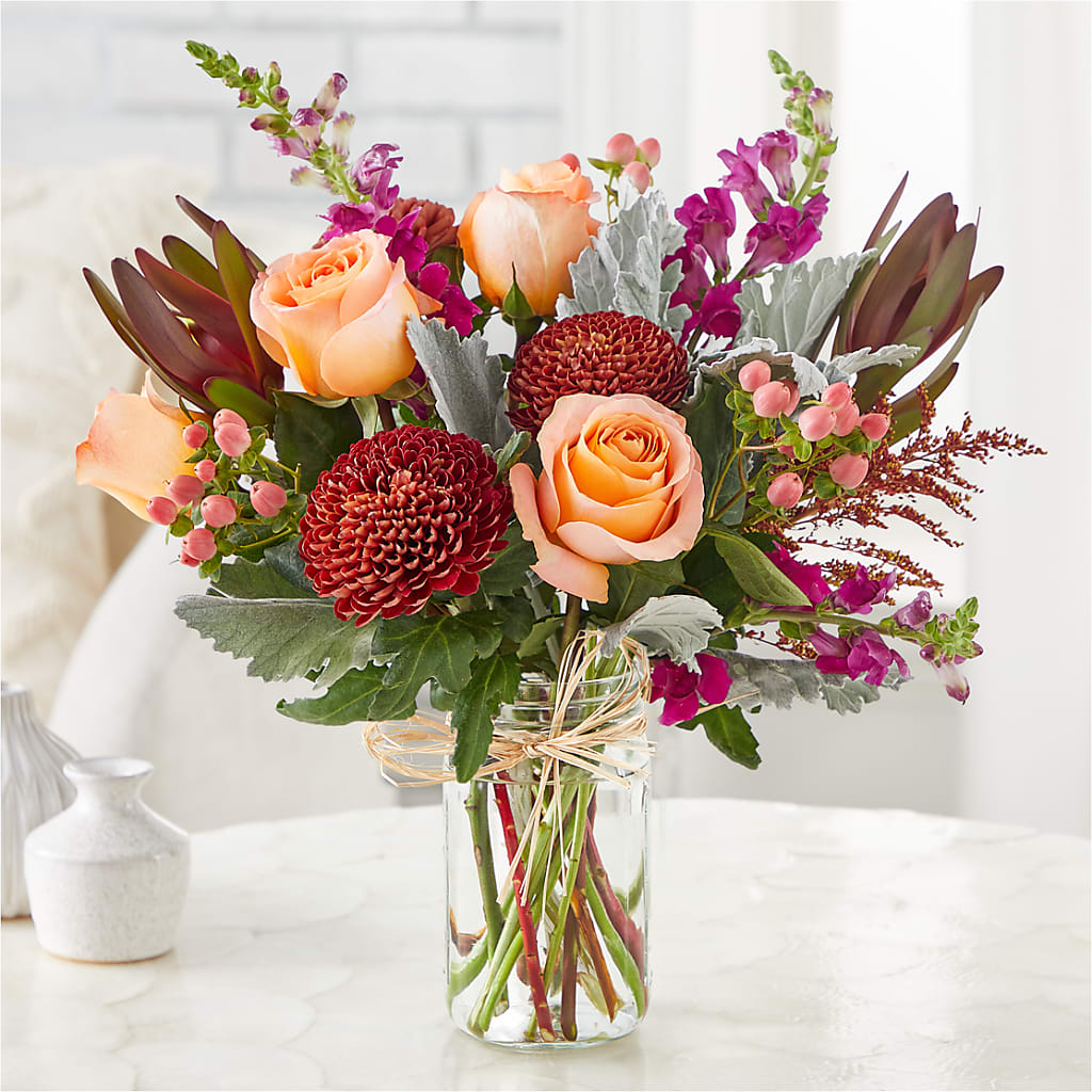 Moody Hues Bouquet –  Charlynda Fleuriste, Sherbrooke PQ