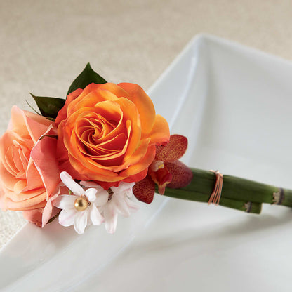 Sunset Dream Boutonniere –  Charlynda Fleuriste, Sherbrooke PQ