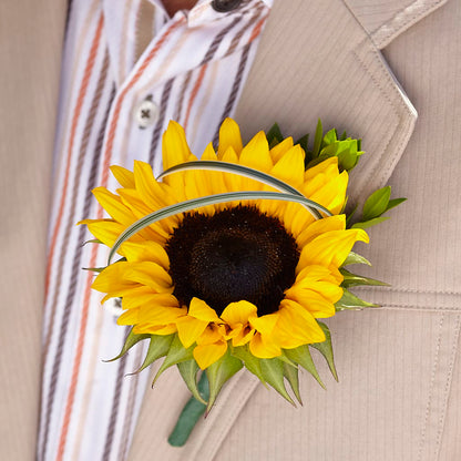 Free Spirit Boutonniere –  Charlynda Fleuriste, Sherbrooke PQ
