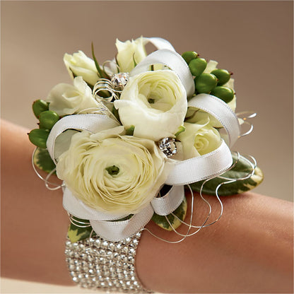 White Wedding Corsage –  Charlynda Fleuriste, Sherbrooke PQ